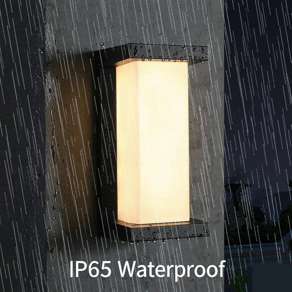 Moderne schwarze wasserdichte LED-Wandleuchte mit Bewegungsmelder